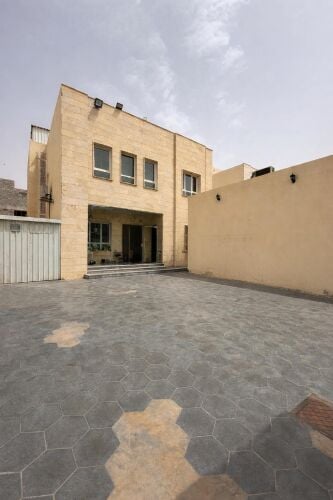 ام العمد.للبيع فيلا بمجلس 406م