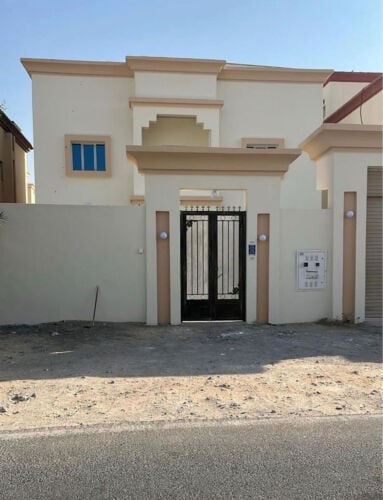 للايجار فيلا ام صلال على 