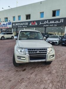 ميتسوبيشي باجيرو متاح