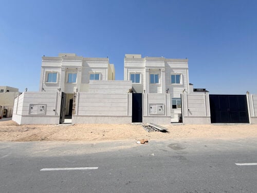  لبيع فيلا بسميسمة ٤٢٥ البناء ٤٧٠