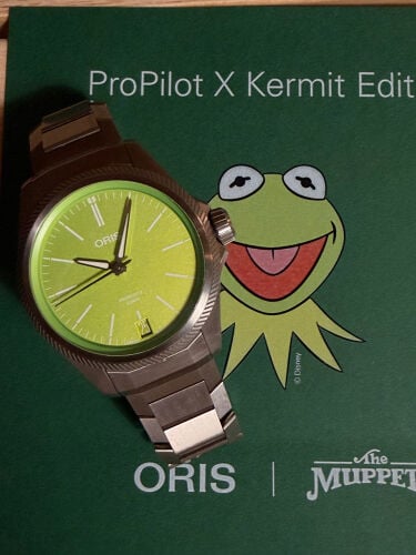 Oris ProPilot X 400 Kermit Edition 