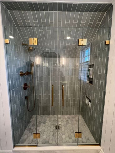 نجار وأعمال زجاج ألمنيوم