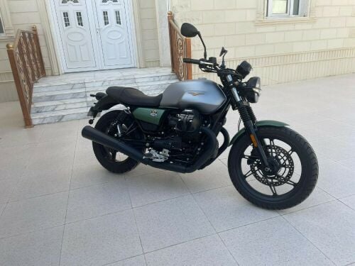 Moto Guzzi V7 Stone