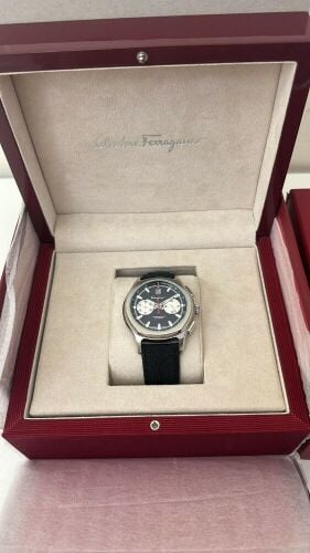 فيراغامو كرونوغراف