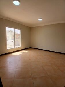 فيلا للإيجار في مجمع سكني فاخر