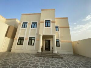 فيلا للإيجار في نعيجة  موقع مميز