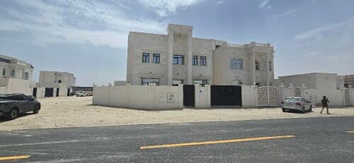 فيلا فاخره للبيع في الصخامه