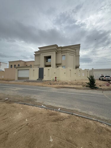 للبيع فيلا في الوكير. 