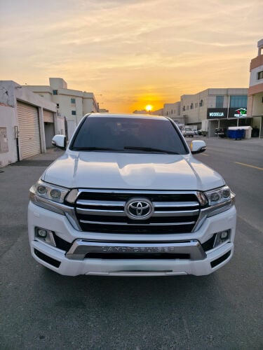 Toyota LandCruiser GXR V8
