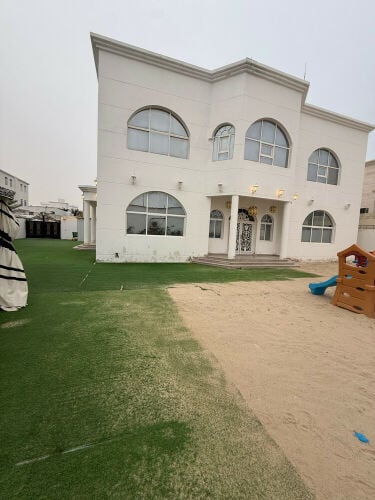 للبيع فيلا في  روضة قديم