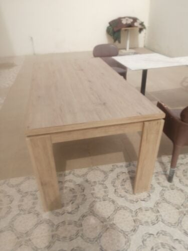 طاولة طعام مع 6 كراسي