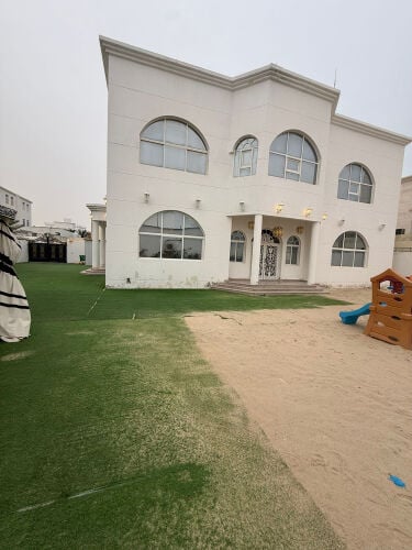 للايجار فيلا في روضه قديم. 