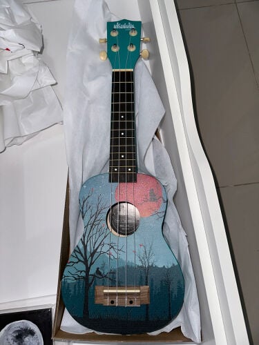 قيتار يوكيليلي + حقيبة