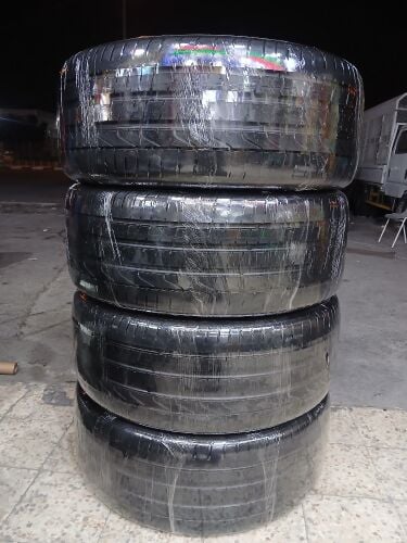 275/40/R22.Pirelli Brand.
