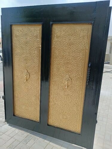 صبغ الأبواب والبوابات والمطابخ