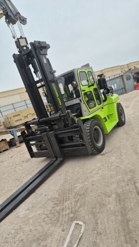 10 Ton Forklift available for rent