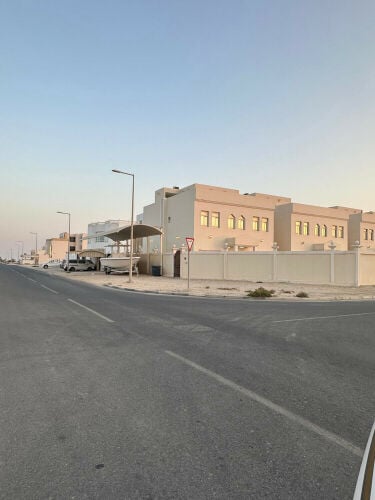 فيلا شارعين وزاويه بالرويس