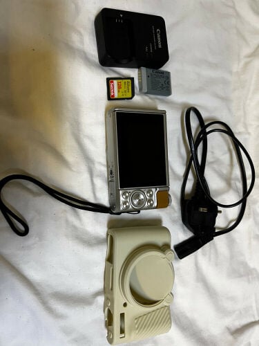 canon powershot SX740