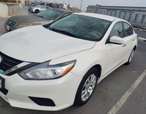 Nissan. Altima18