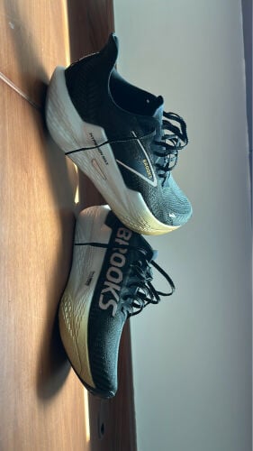 running shoes 42.5
