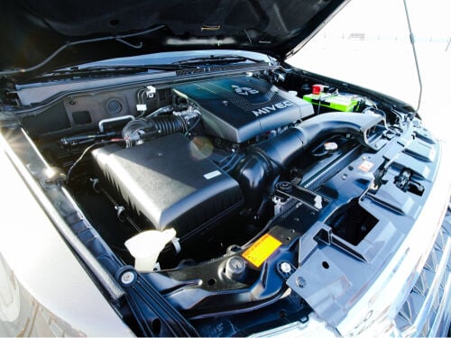 Mitsubishi Pajero Gold - 3.8L V6