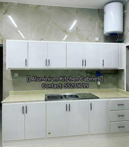 أعمال خزائن المطبخ.