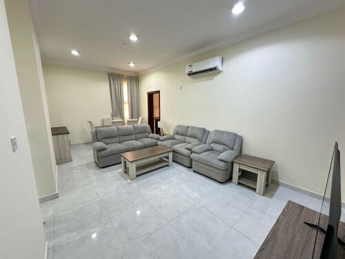 شقة فاخرة مكونة من غرفتين و صالة 