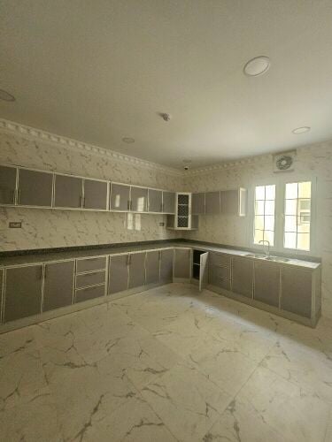 للايجار فيلا الغرافه جديده