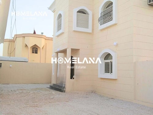 السيلية - فيلا 9 غرف مع ملاحق