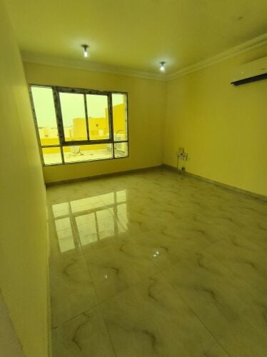 شقة للإيجار في مجمع 5 معيذر