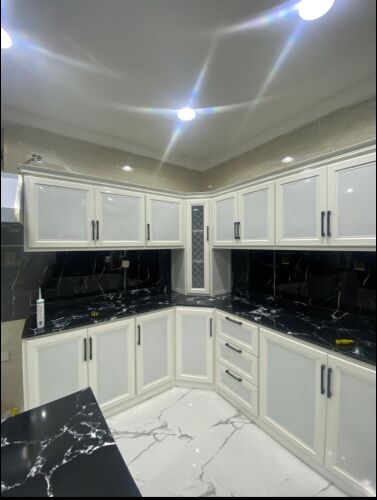 خزانة المطبخ، الباب