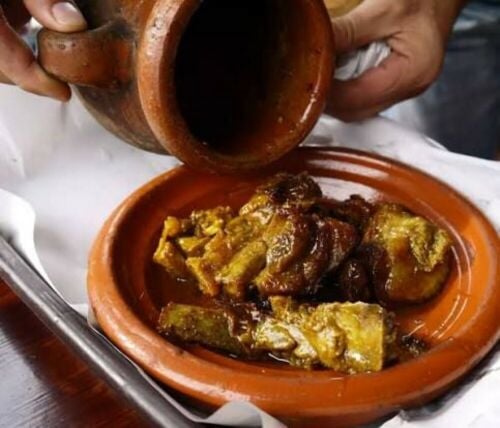 طباخ مغربي متخصص في الاطباق المغر
