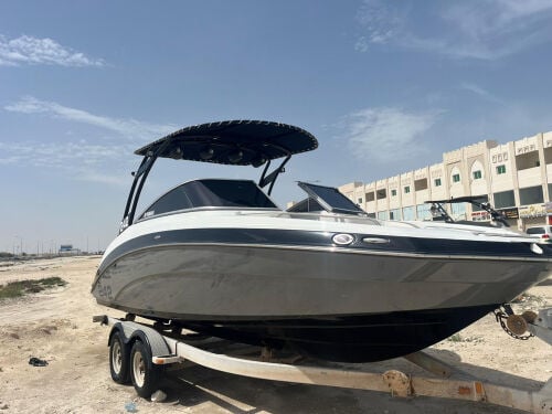 Yamaha jet boat 