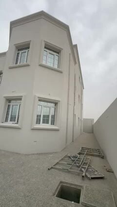 للإيجار فيلا كبيرة في الثميد 