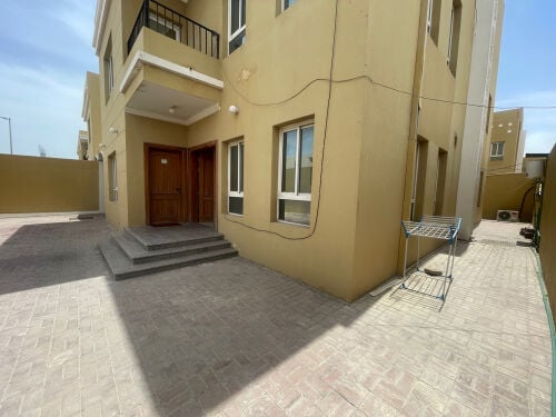 غرفة وصالة معيذر داخل مجمع مباشر 