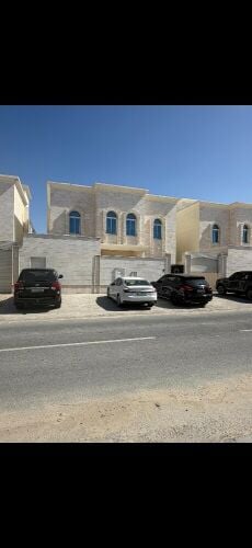 فيلا للبيع ام صلال علي