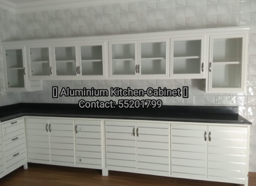 أعمال خزائن المطبخ.