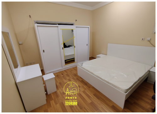 King size bedroom furniture set.