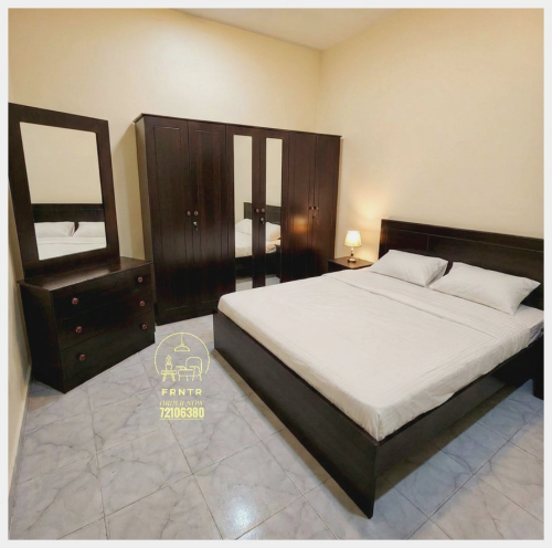 King size bedroom furniture set.