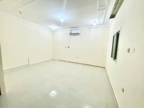 ستديو معيذر مقابل اسباير