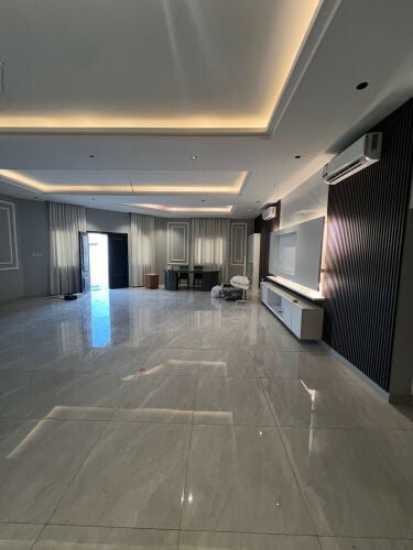 ايجار فيلا فخمة1000م الدحيل مكيفة