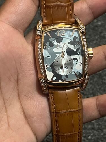 ساعة بارميجياني فلورييه كوارتز