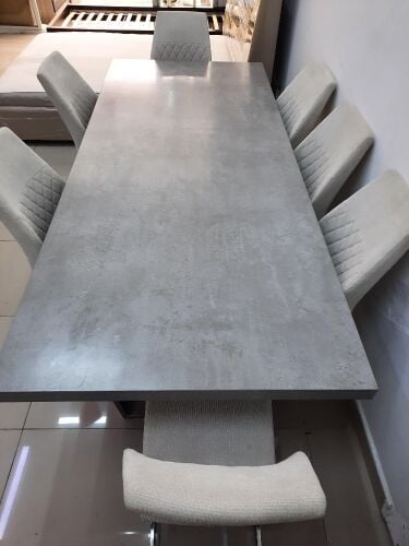 dining table good condition