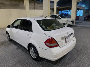 Nissan Tiida 2012  1.8L