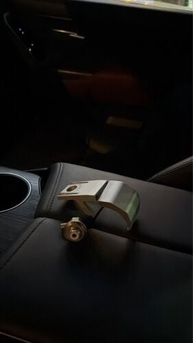 قاعدة اريل . عرشات
