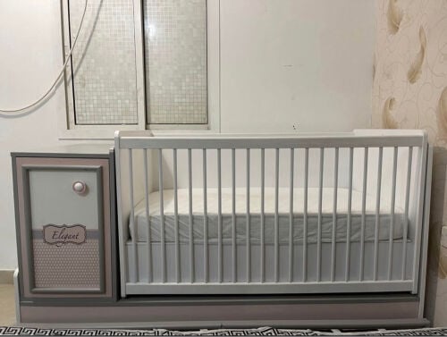 Baby Crib with Storage Excellent 