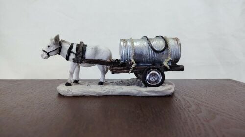 مجسم تراثي مميز "لنقل النفط سابقا