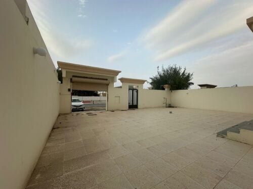 فيلا للايجار بام صلال علي