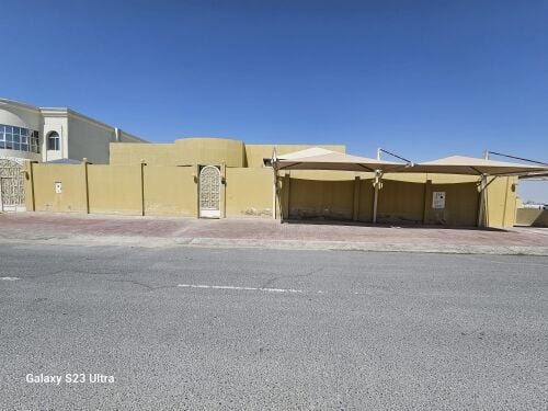 فيلا ارضيه للسكن معيذر 1188م