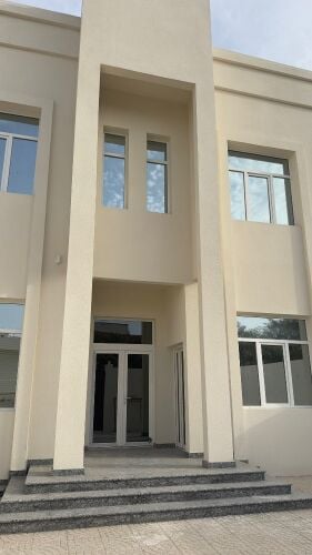 للبيع ثلاث فلل جديدة بالوكرة